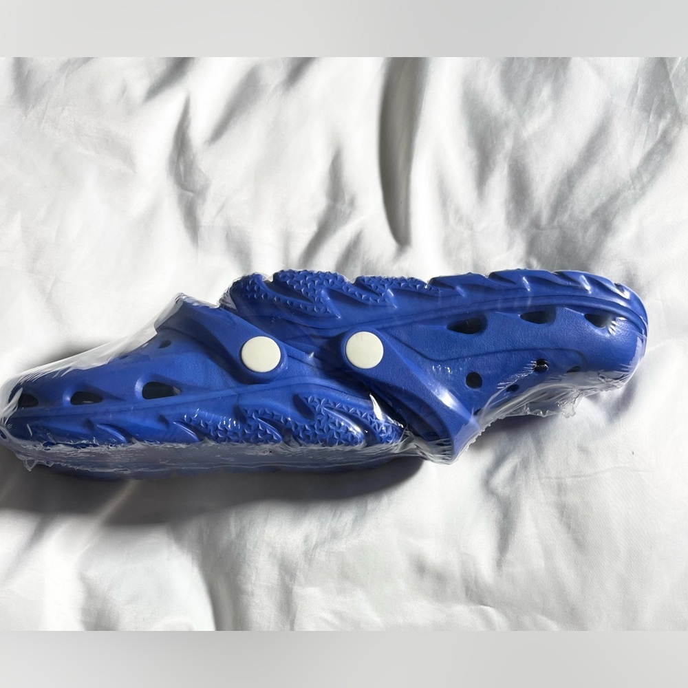 Sz10-11 Cubufly Kids Blue Clogs with charms girls/boys new sealed - Picture 5 of 6